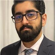 Profesor de redacción en castellano. Graduado en Filosofía y Máster de Investigación